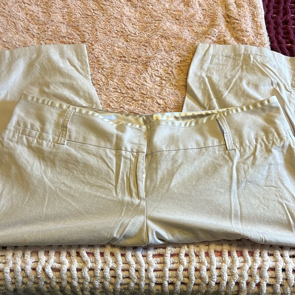 Maurices Light Beige Capris